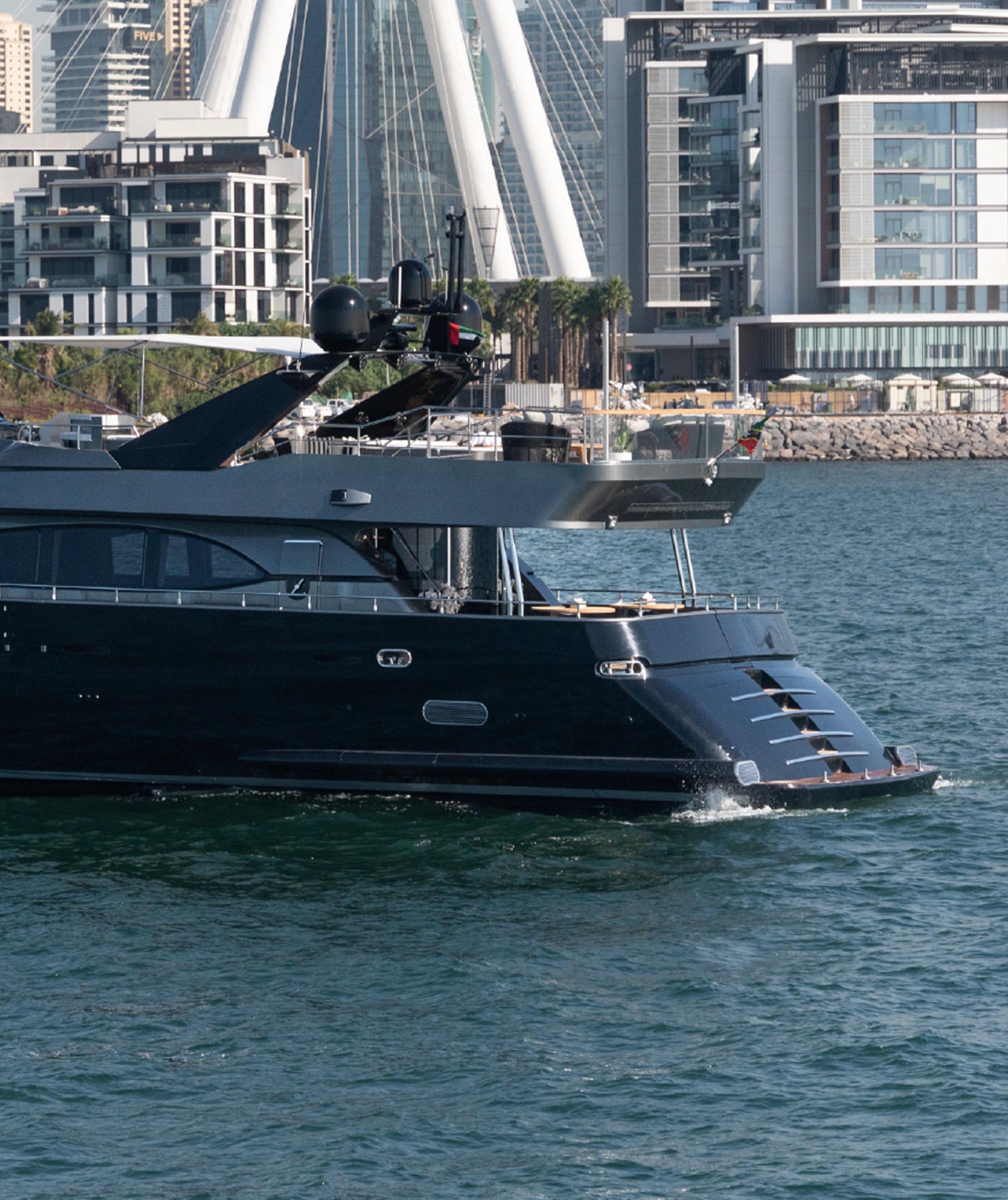 100ft Spectre Yacht