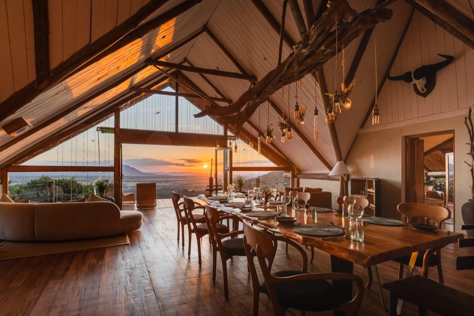 Cottar's Bush Villa — dining room